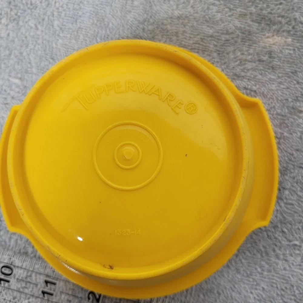 Vintage Tupperware Yellow Servalier Bowl with Sunburst Lid 1323-14 Retro Storage